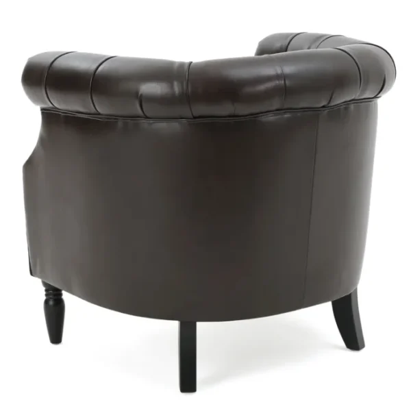 Belvoir Club Chesterfield Chair – Luxurious leather Chesterfield chair with rolled back and deep tufting, ideal for classic interiors Belvoir Club Chesterfield Chair – Luxurious leather Chesterfield chair with rolled back and deep tufting, ideal for classic interiors