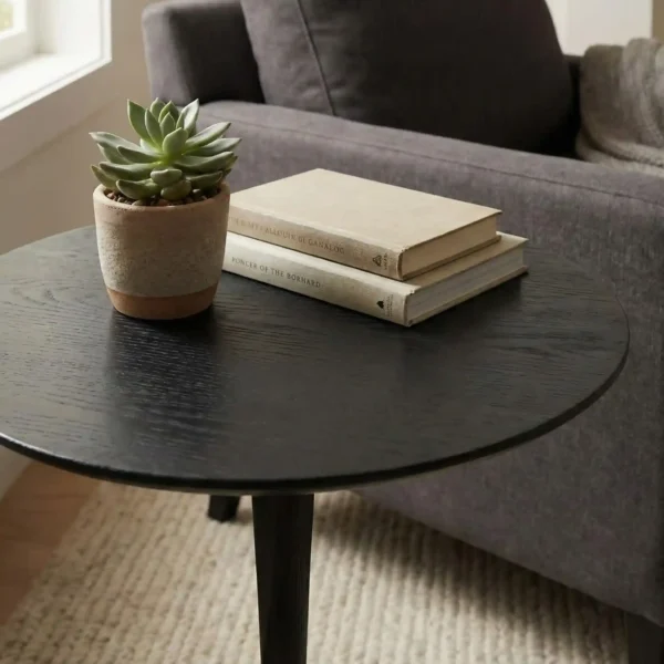 spiral solo table (2) coffee table close view of top black surface