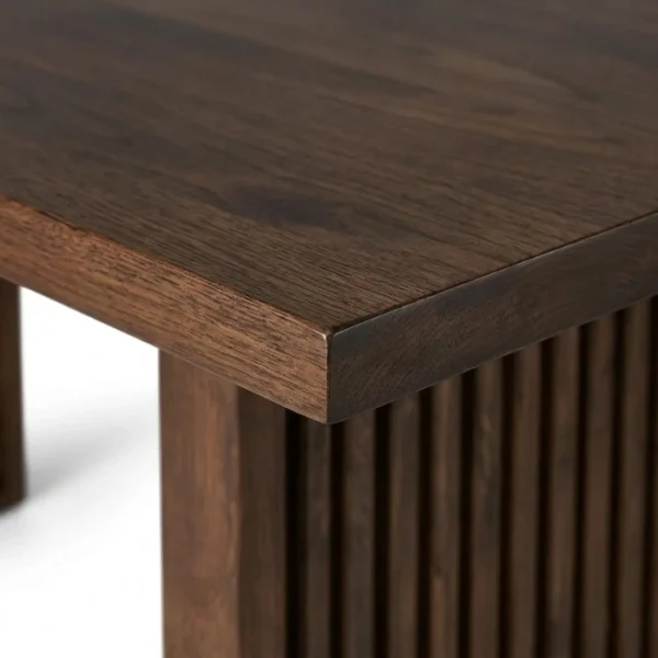 BerylBase Dining set - Table (7) close view of table top edge